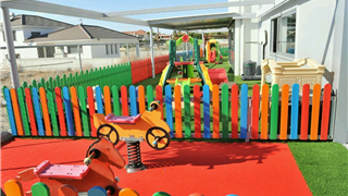 verdesward red for play area surfacing