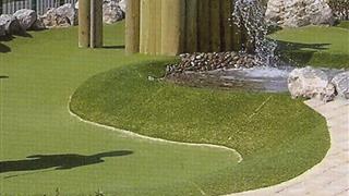 Chipping Area / The Rough