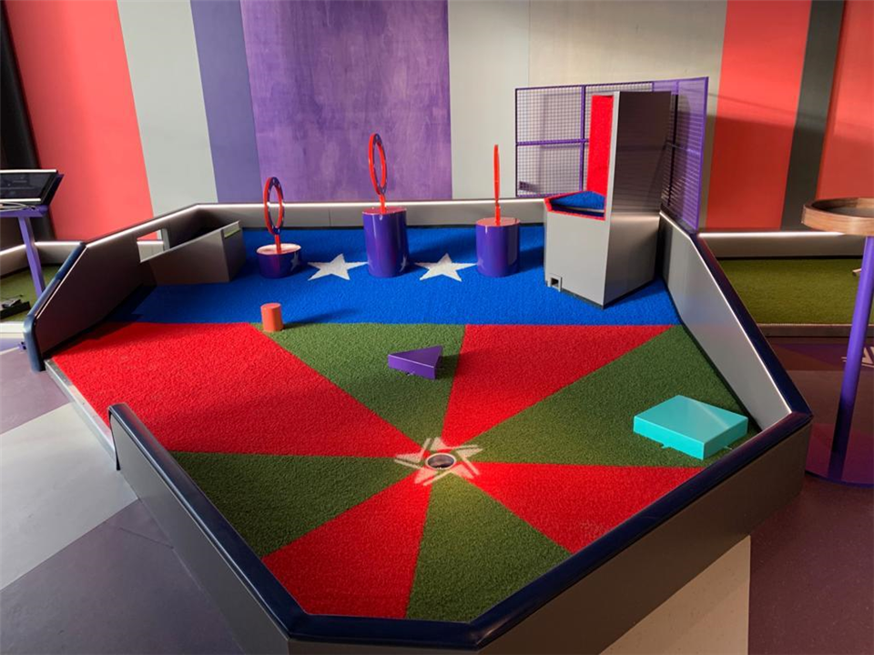 funky patterns on adventure golf