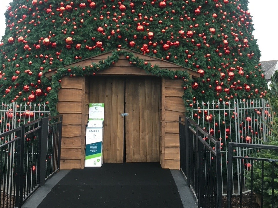 VerdePlay at Cheshire oaks christmas tree