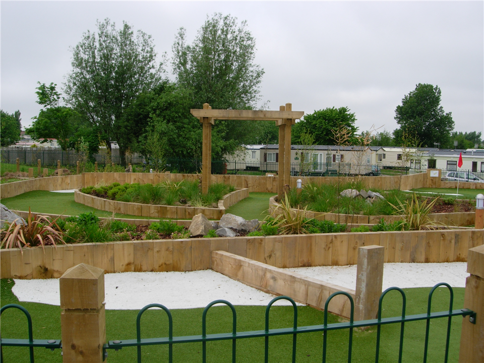 mini adventure golf course using verde's verdeturf in white