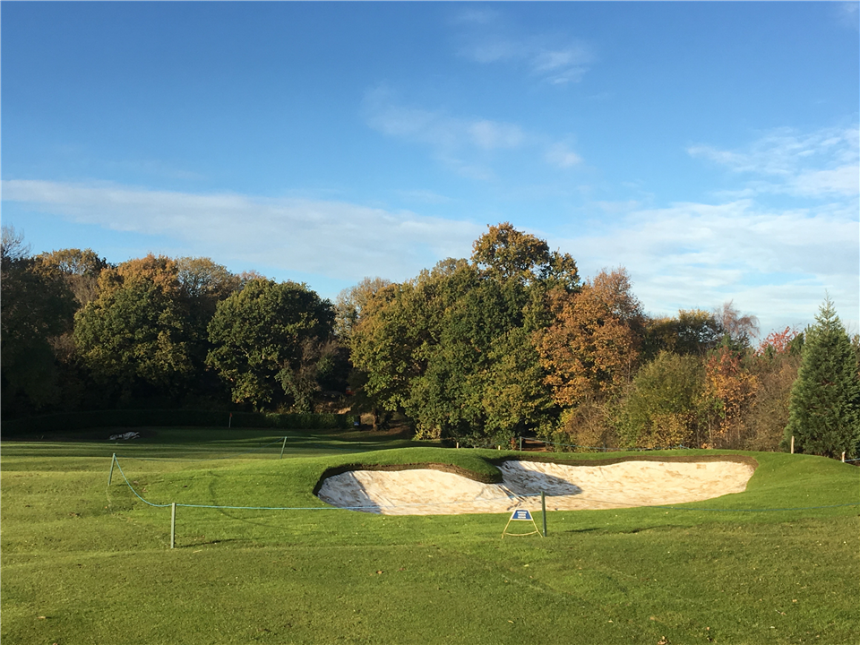 verdeturf white as a golf bunker liner