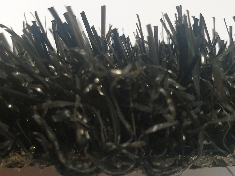 Groovy Grass Jet Black - 8.50m x 4.00m