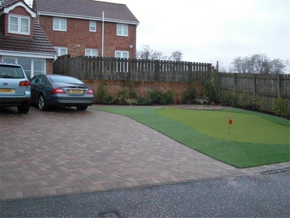 Briar Lea &ndash; Putting Green 
