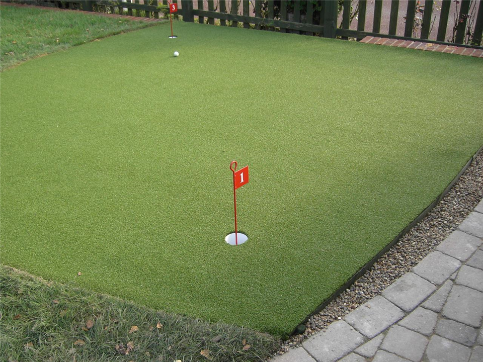 Putting Green By Look Real Lawns - Super Verdeturf