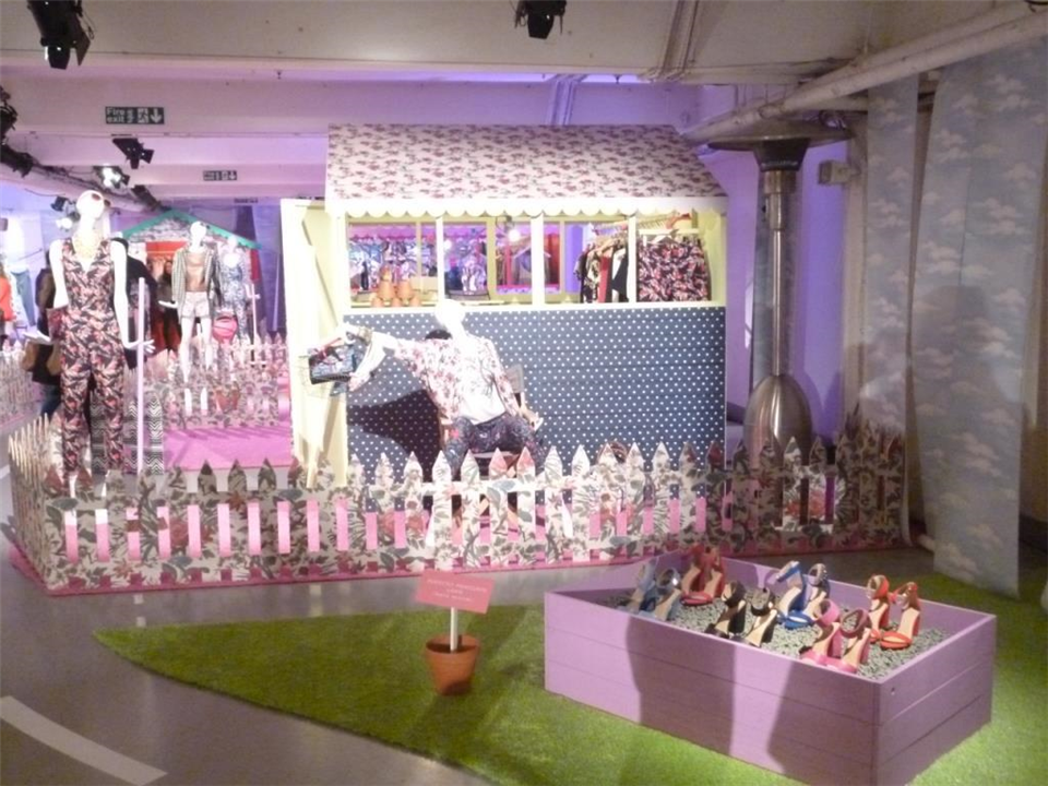 Oasis SS14 Press Launch - Groovy Grass