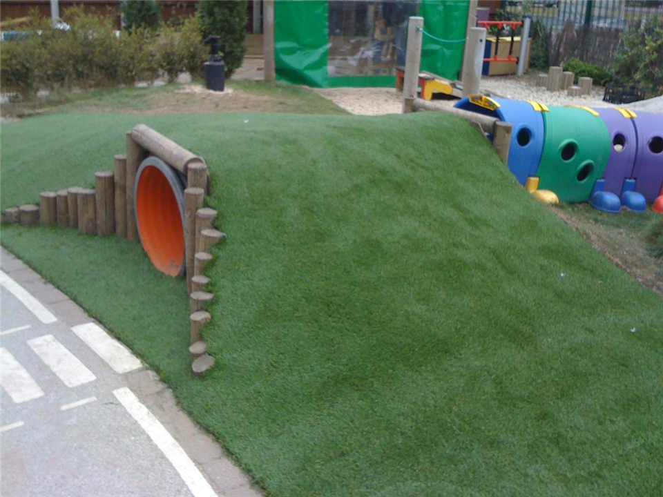 Newby Leisure Install Childrens Play Super Verdeluxe