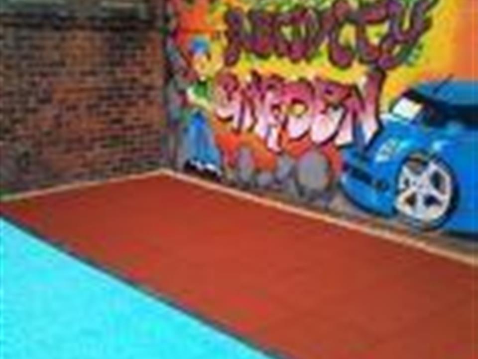 Travis Perkins Sunderland &ndash; Blue Groovy Grass