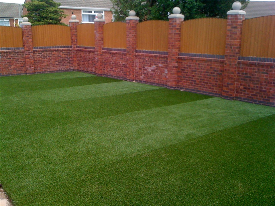 'Stripy Lawn' using Verdeluxe - Adams Landscapes