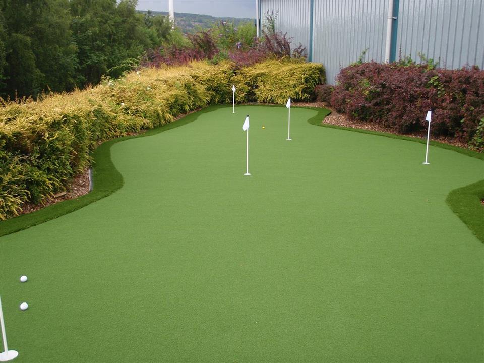 Showcase Greens Install Home Putting Green