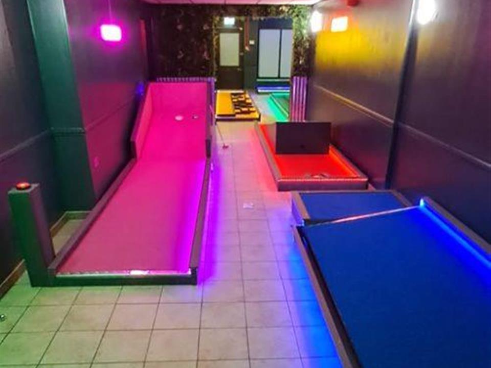 verde prime pink at neon crazy golf course