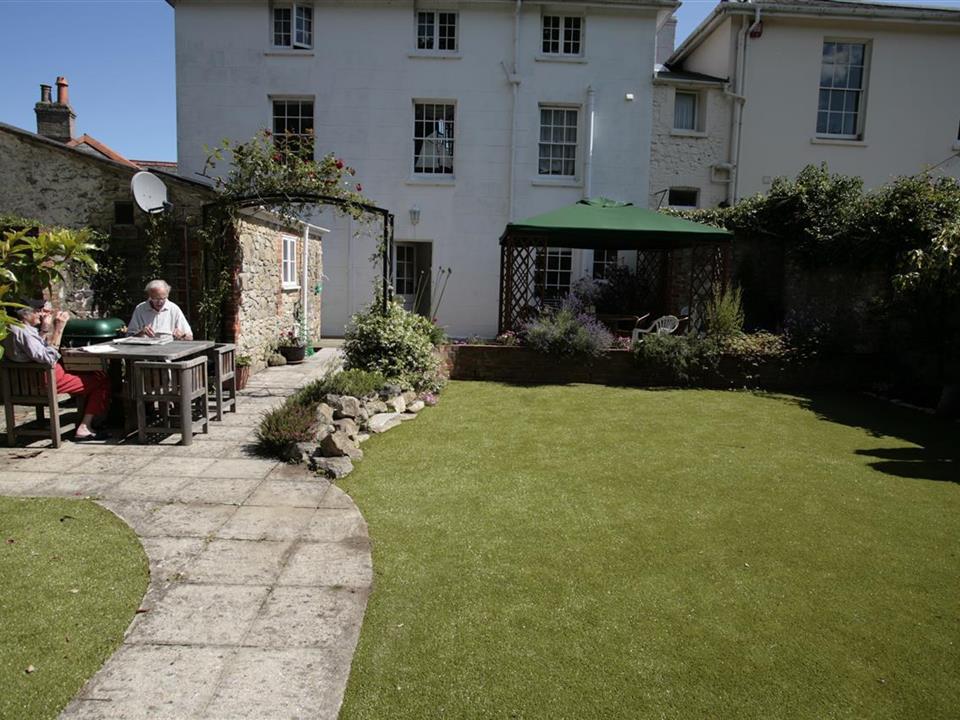 Wight Carpets Install Artificial Grass