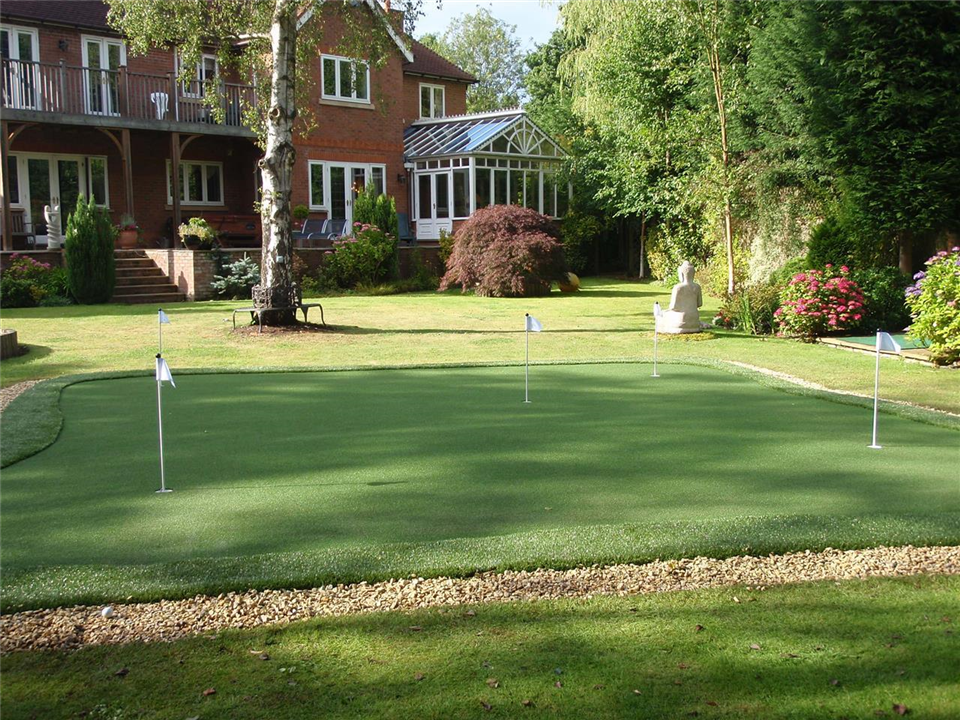 Showcase Greens Install Putting Green