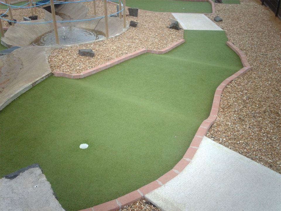 SV Grounds Install Putting Green Super Verdeturf