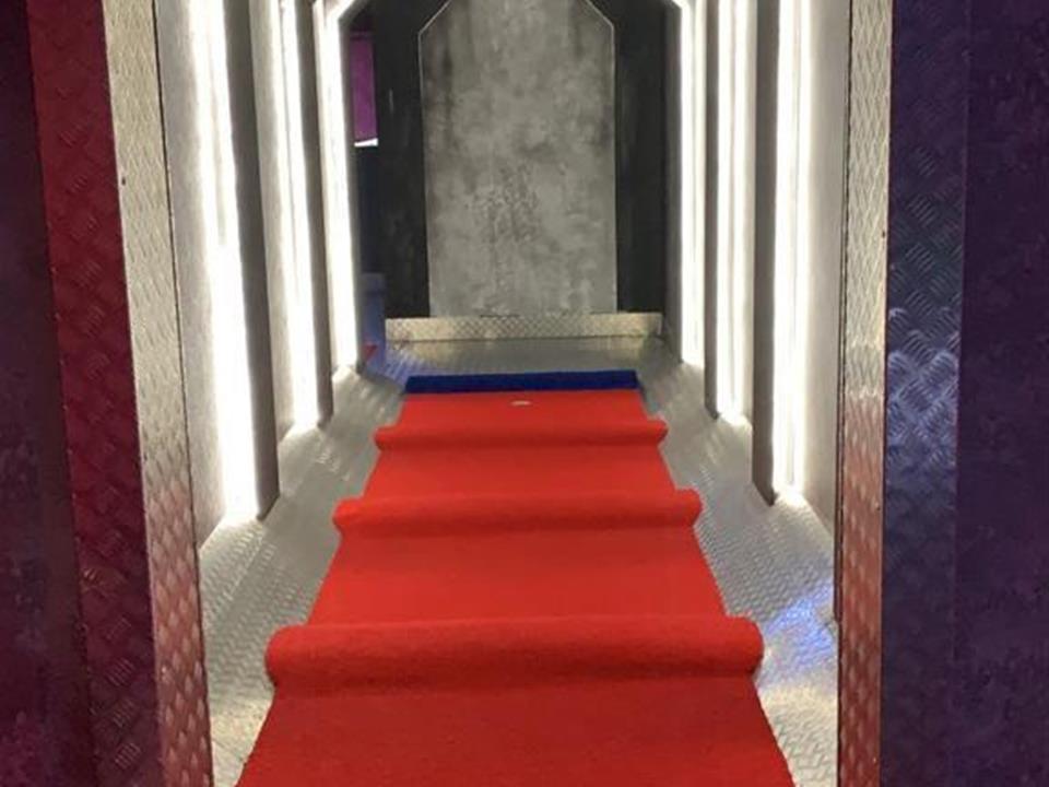 red carpet corridor using verde prime artificial grass