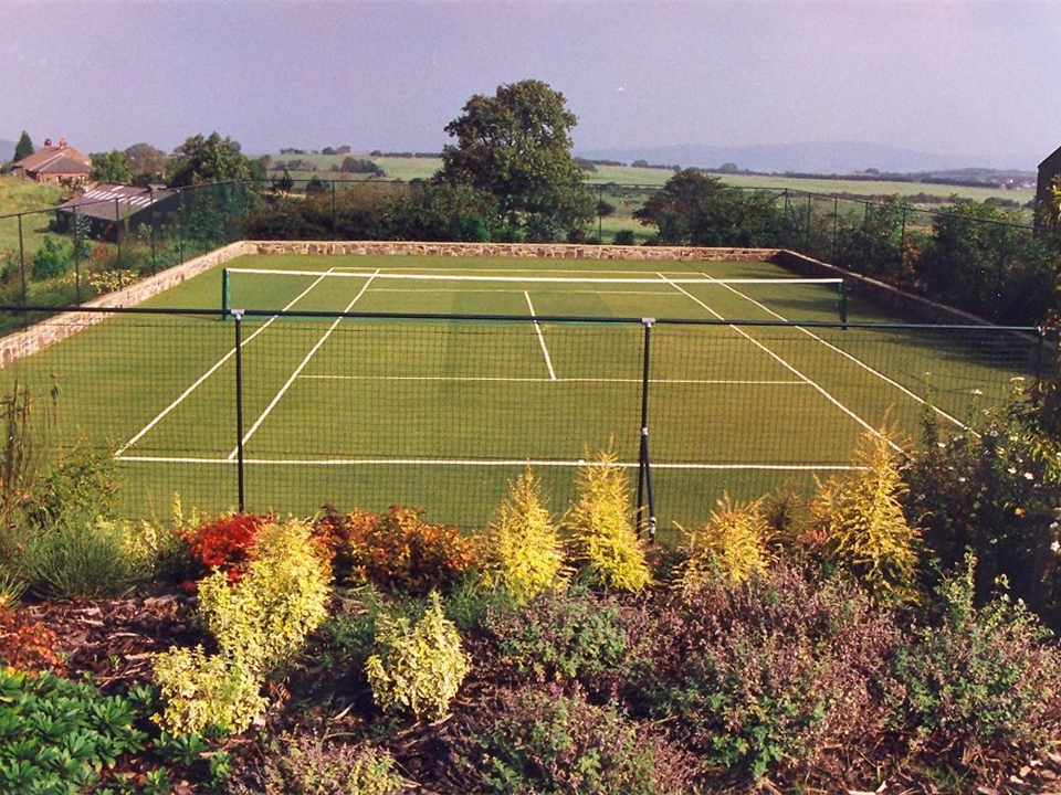 Verde Tennis Court