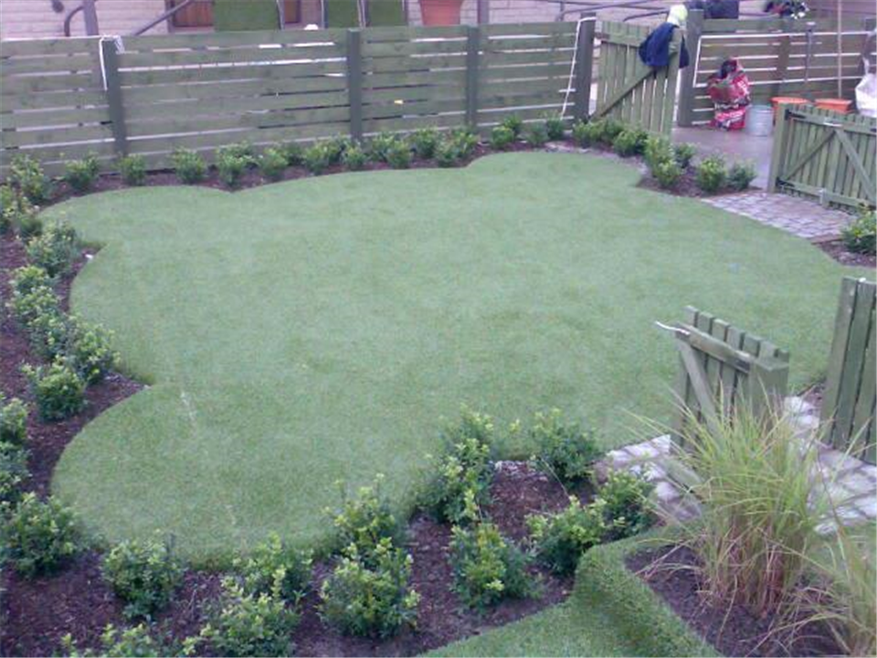 Adams Landscapes Install Verdeluxe