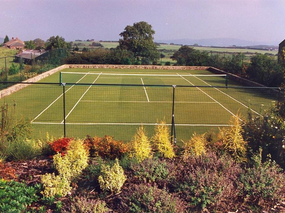 Verde Tennis Court