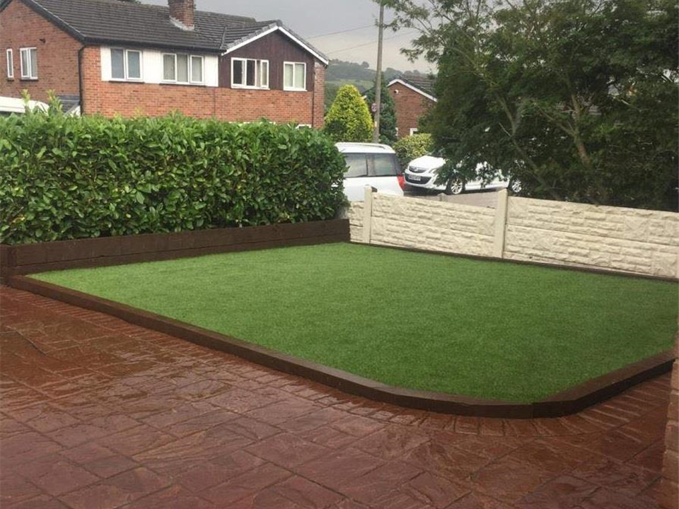 Verde Lawn by Mark Wilkinson