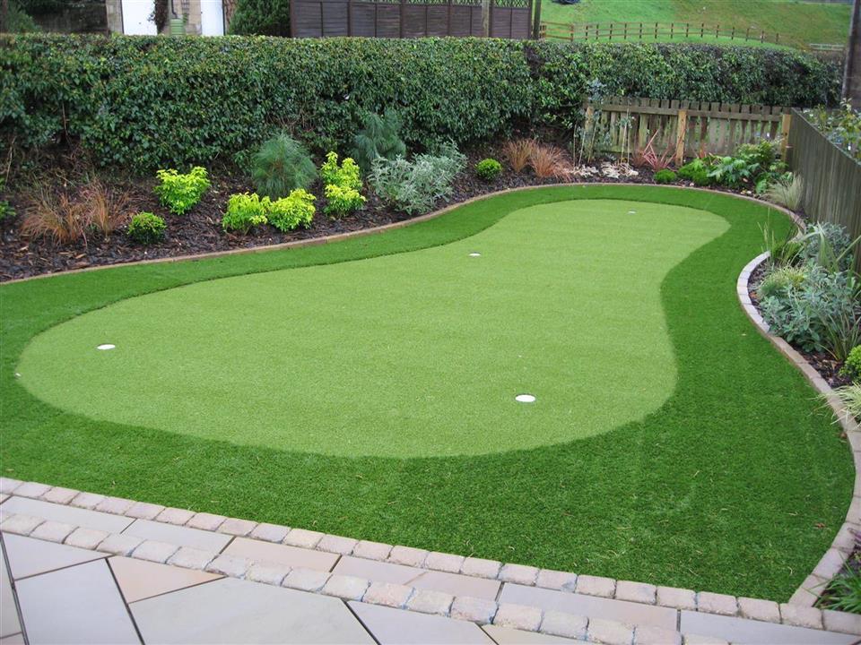 Briar Lea Landscpaes Install Home Putting Green