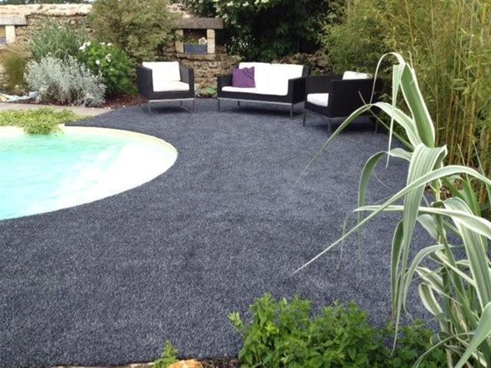 Black Groovy Grass